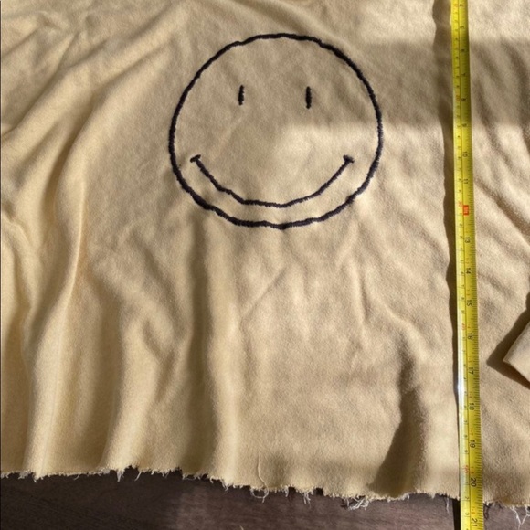 SOLD Vici Smiley Sweatshirt M - Picture 4 of 6